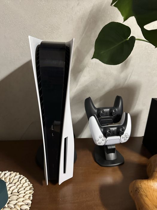 Konsola PS5 plus gry