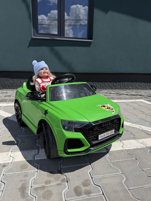 Дитячий електромобіль ідеальний стан