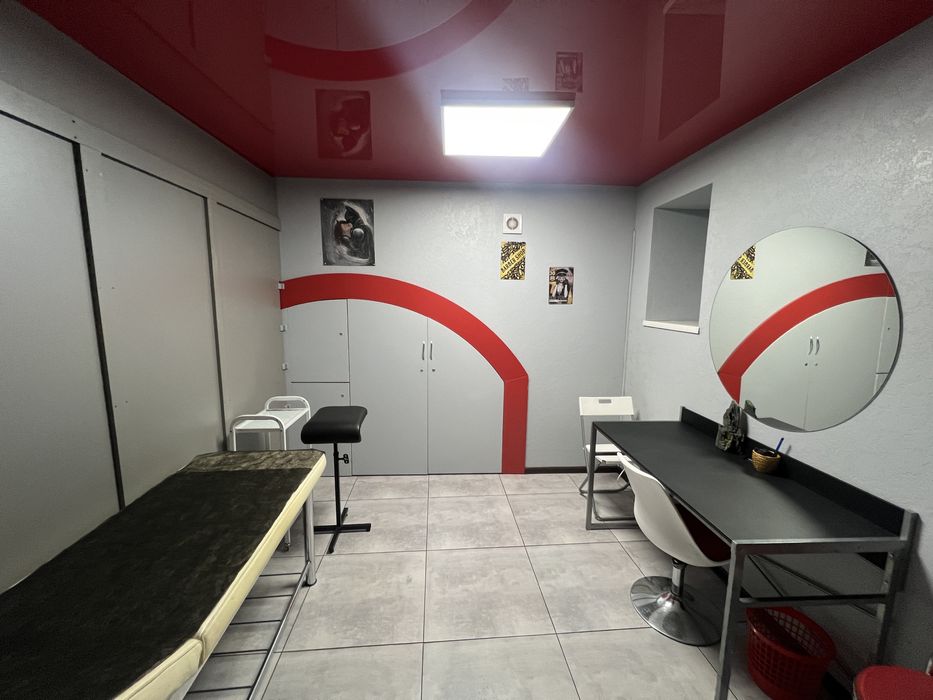 Продам коммерцию в центре города. Подвал / Тату салон