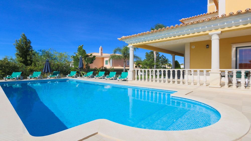 Vivenda V5 c/Piscina p/Férias. Albufeira-Algarve.