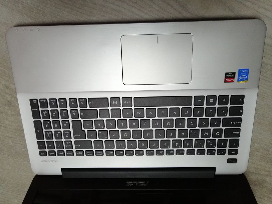 Portatil Asus r556l