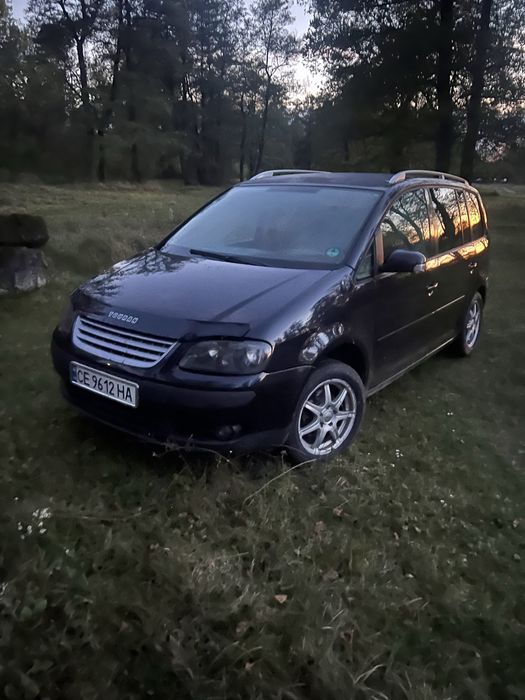 Продам Volkswagen Touran 1.6бензин