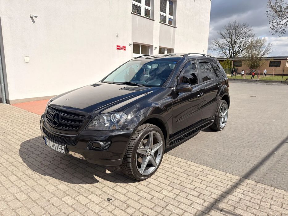 Mercedes-Benz ML Felgi 22" Full black Sport pakiet Zadbany Monitory Keyless Hak
