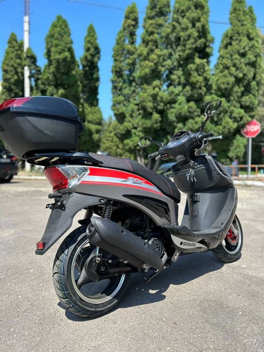 Скутер SPARK SP150S-17R