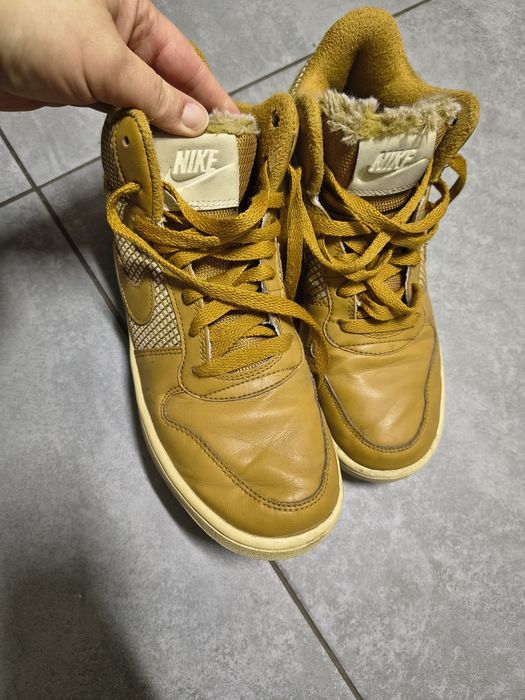 Buty młodzieżowe, przejściówki Nike