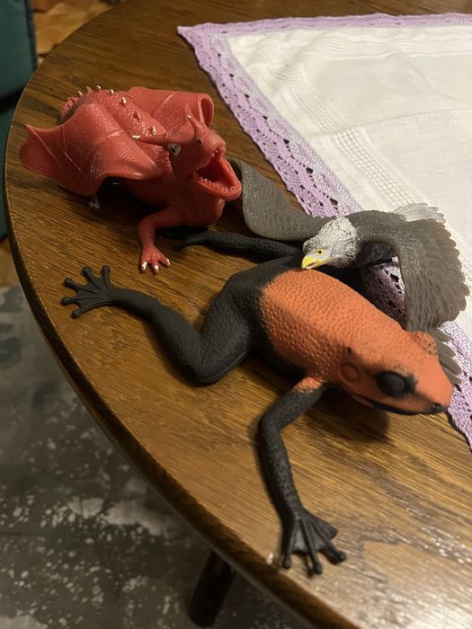 Zestaw figurek. Gumowych