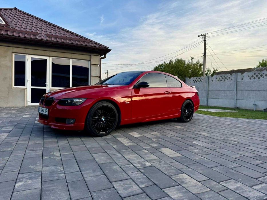 BMW 3 Series 2007 E92  •  325i AT (218 к.с.) xDrive  •  Base