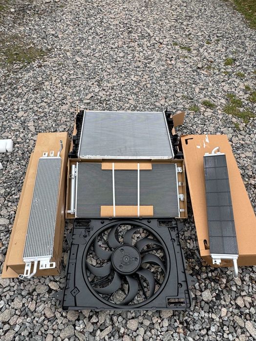 Радіатор охолодження  Ford Kuga Escape Mk4 2020 2021 2022 2023 2024