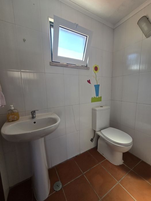 Espaço com Piscina e churrasqueira