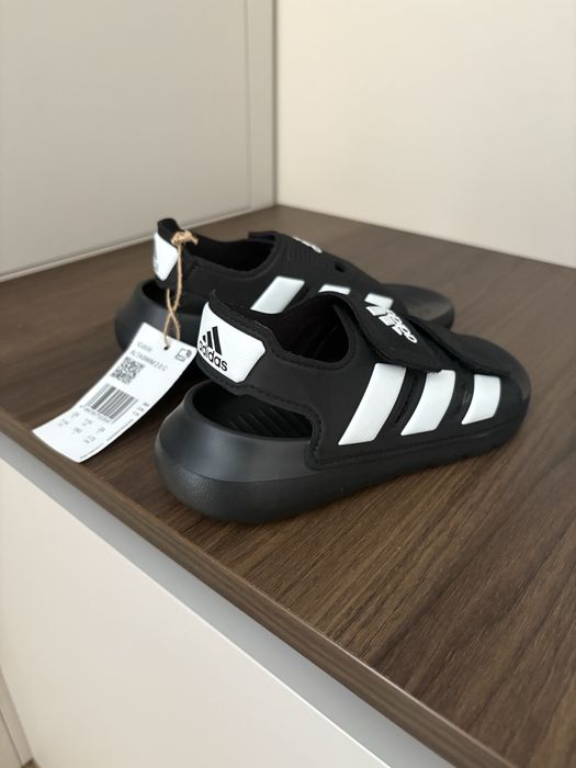 Босоніжки adidas 29 р