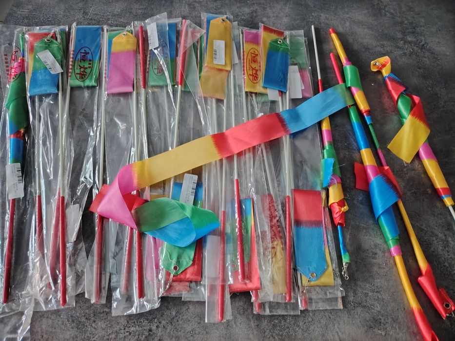 Wstążki do tańców kolorowe