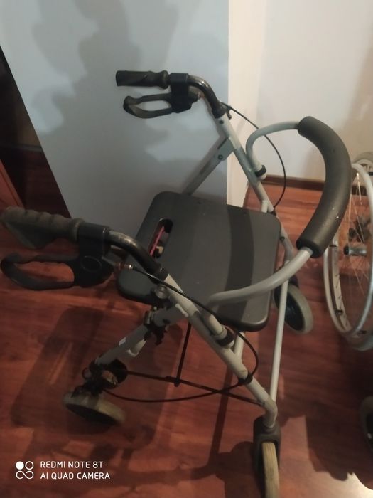 Wózek inwalidzki oraz chodzik