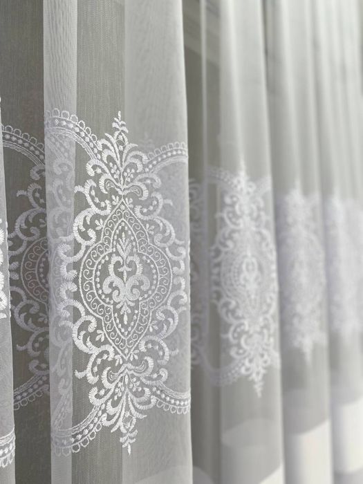 Тюль бамбук з вишивкою та атласною стрічкою