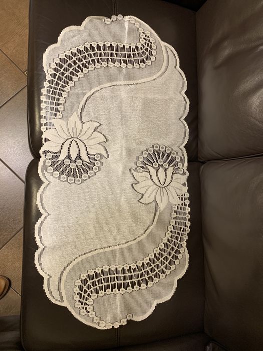 Serweta serwetka ozdobna owalna 98 x 50 cm kolor ecru