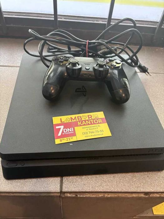 3370/25) konsola PlayStation®4,