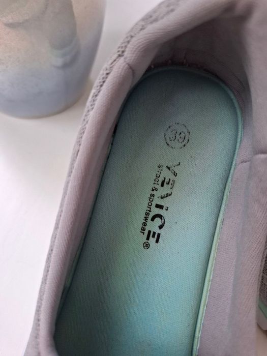 Женские слипоны серого цвета