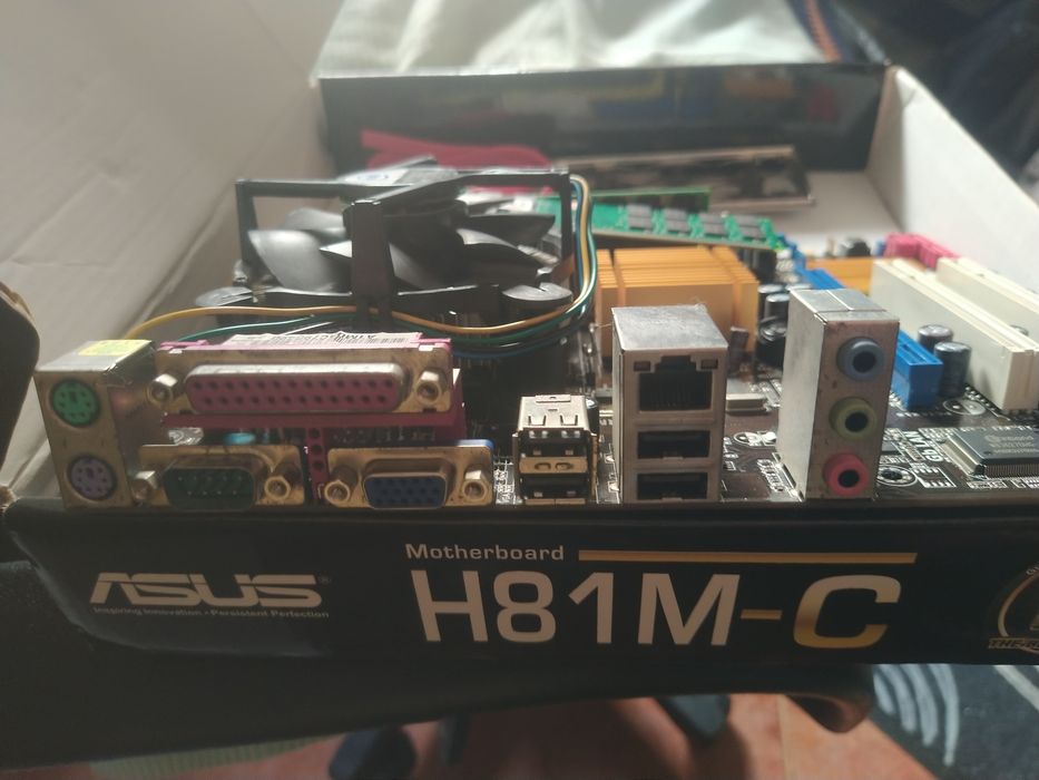 Vendo motherboard ASUS 775