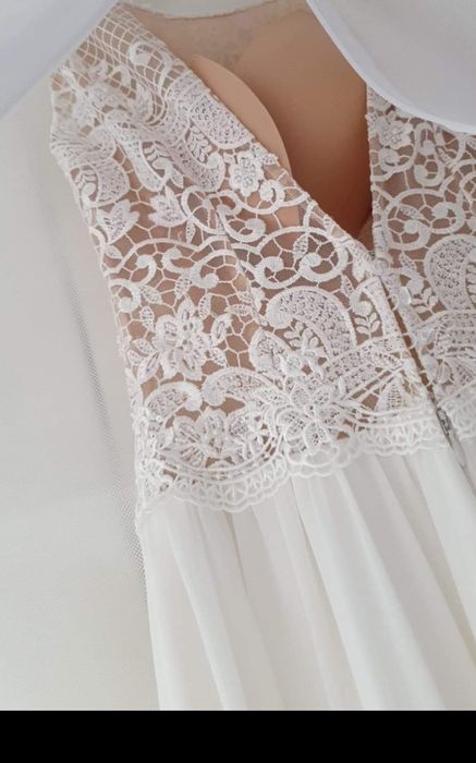 Zwiewna suknia ślubna muślinowa