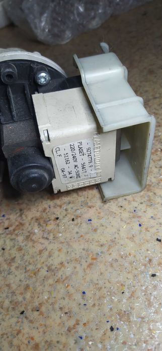 Запчасти стиральной машины Электродвигатель, сливной насос, клапан