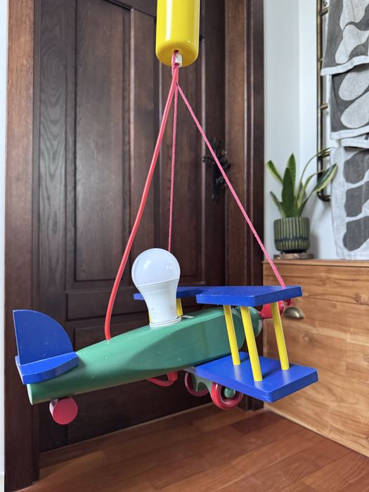 Lampa sufitowa  wiszaca samolot