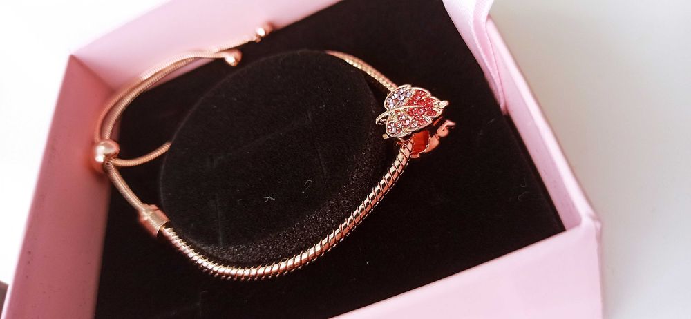 Bransoletka Regulowana z Zawieszka Lśniący Liść Pave + PUDEŁKO PANDORA