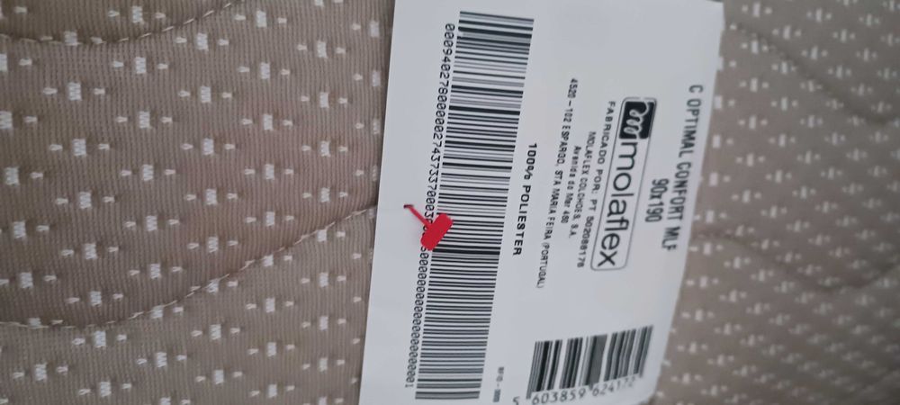 Cama solteiro embutida em armário