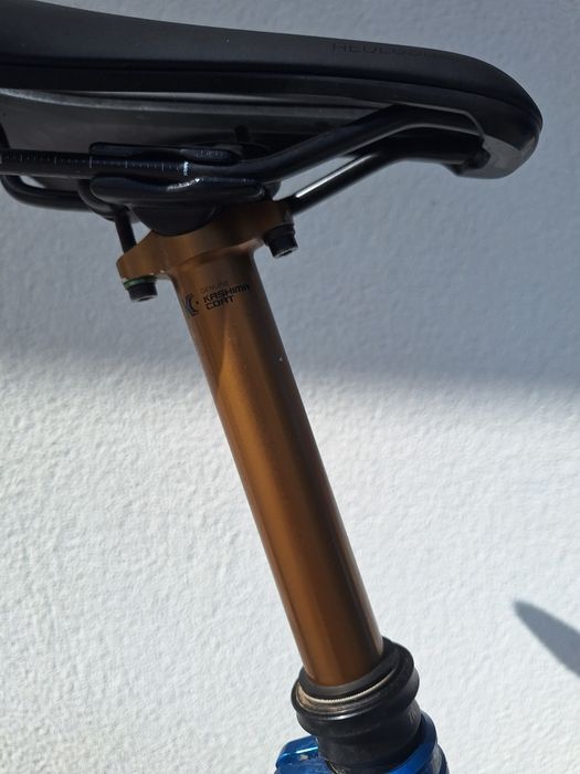 Pivot Mach 6 Carbon 27.5 – Fox Factory Kashima – Excelente Estado