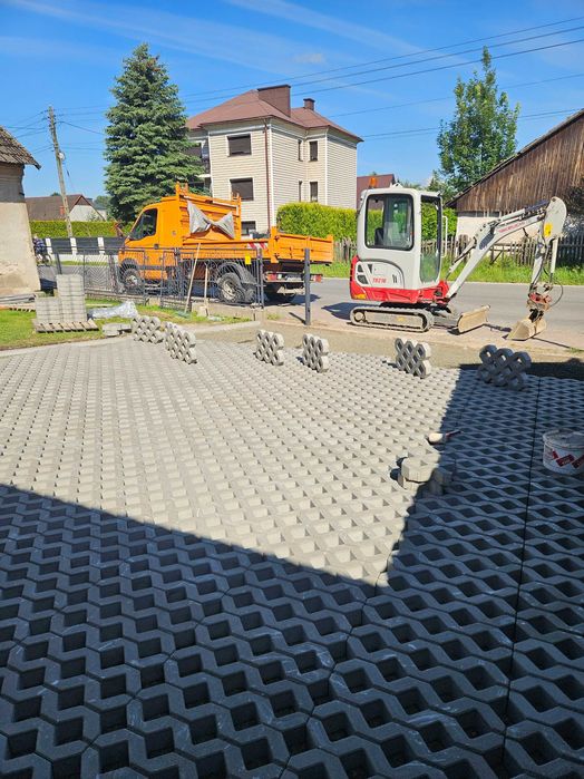 USŁUGI MINIKOPARKA Roboty ziemne Równanie Wykopy Utwardzanie podjazdu