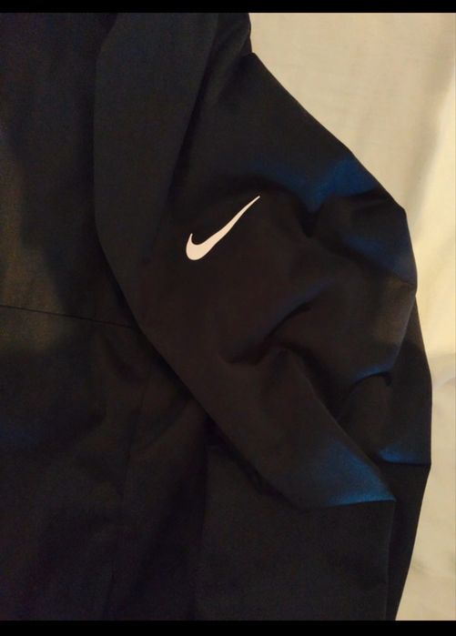 Casaco corta-vento nike novo nunca usado entrego em maos no porto