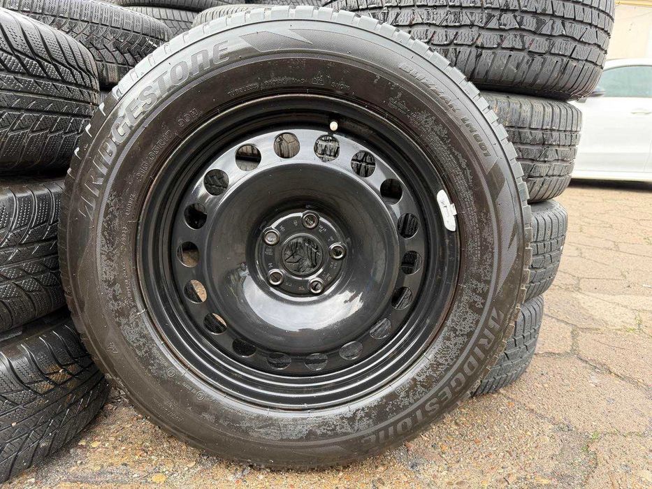Oryginał koła 215/60R17 Tiguan Audi Skoda Bridgestone zima 6,1mm KS10