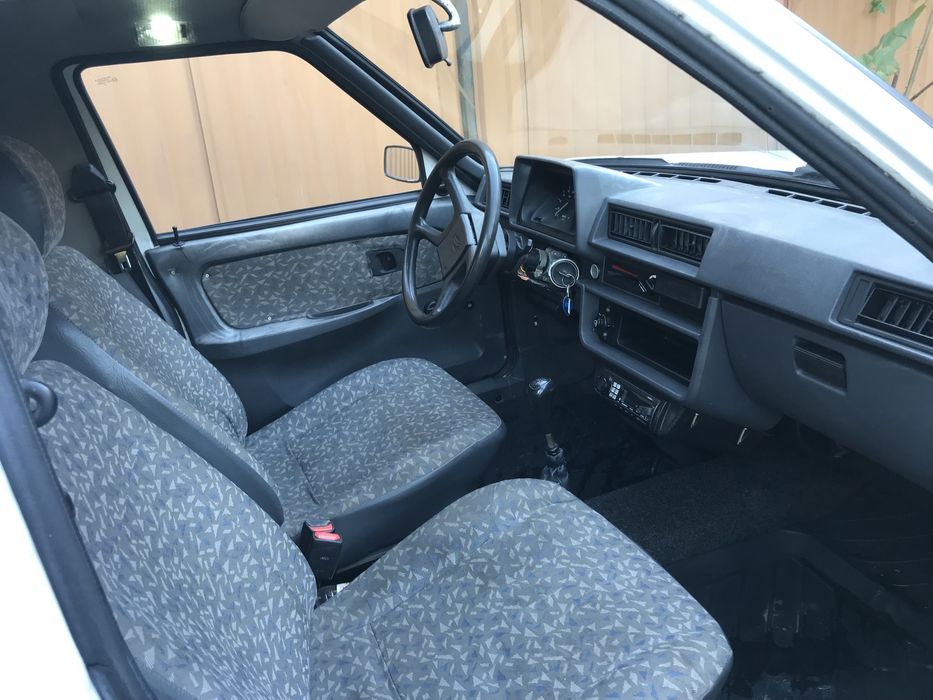 Авто у доброму стані вкладень не потребує сів та поїхав.