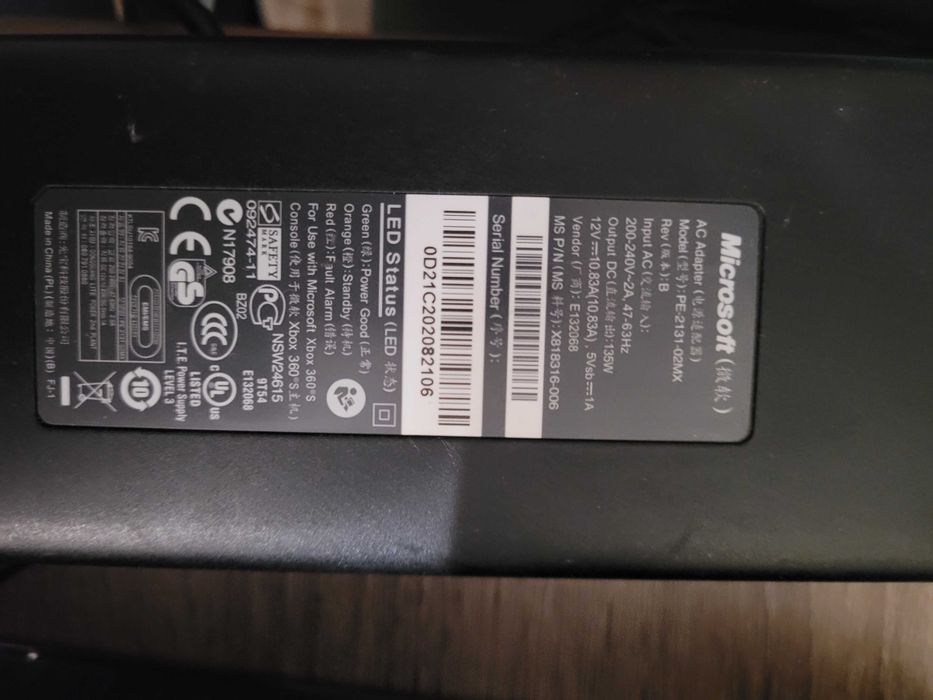 XBOX 360 z dwoma padami