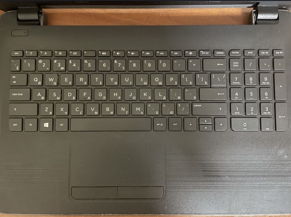 Ноутбук HP 250 G5, i3-5005U, 8ГБ, SSD 120ГБ, Radeon R5 2gb