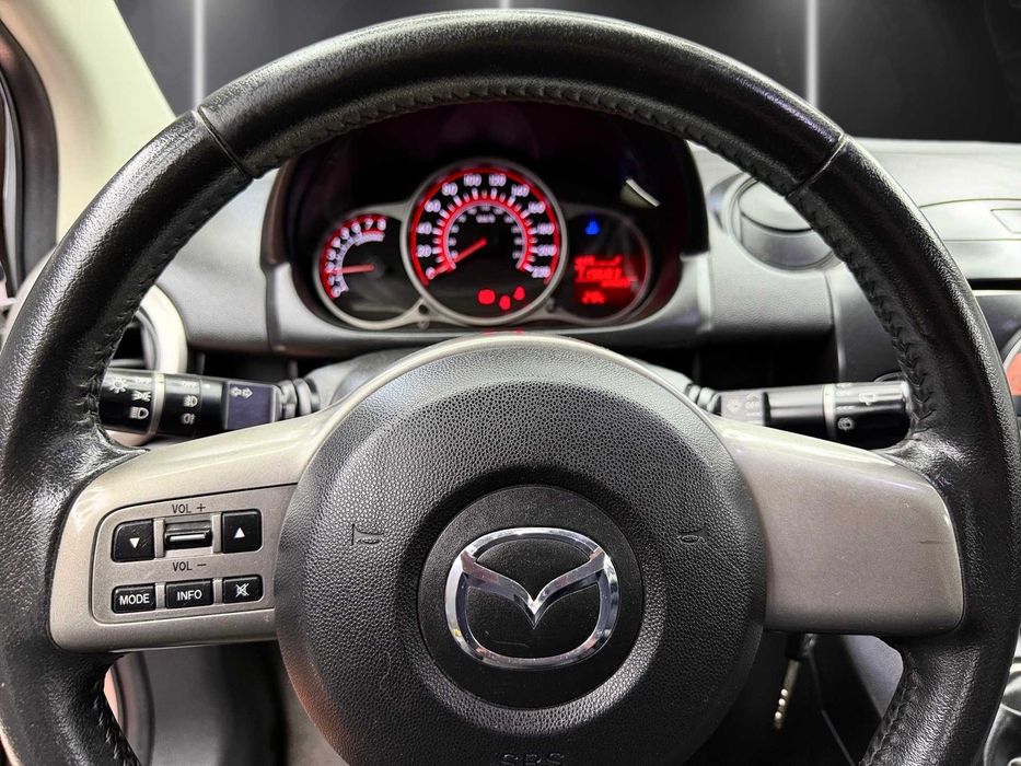 Mazda 2 1.3MZR GPS+CarPlay+J16" c/Garantia - 121€ p/mês