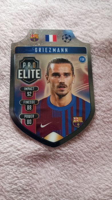 Cards shield match attax