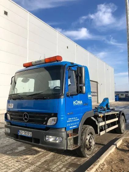 Mercedes-Benz Atego  hakowiec 2005 r. Skibicki