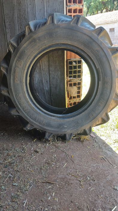 Pneu para trator 11.2R20