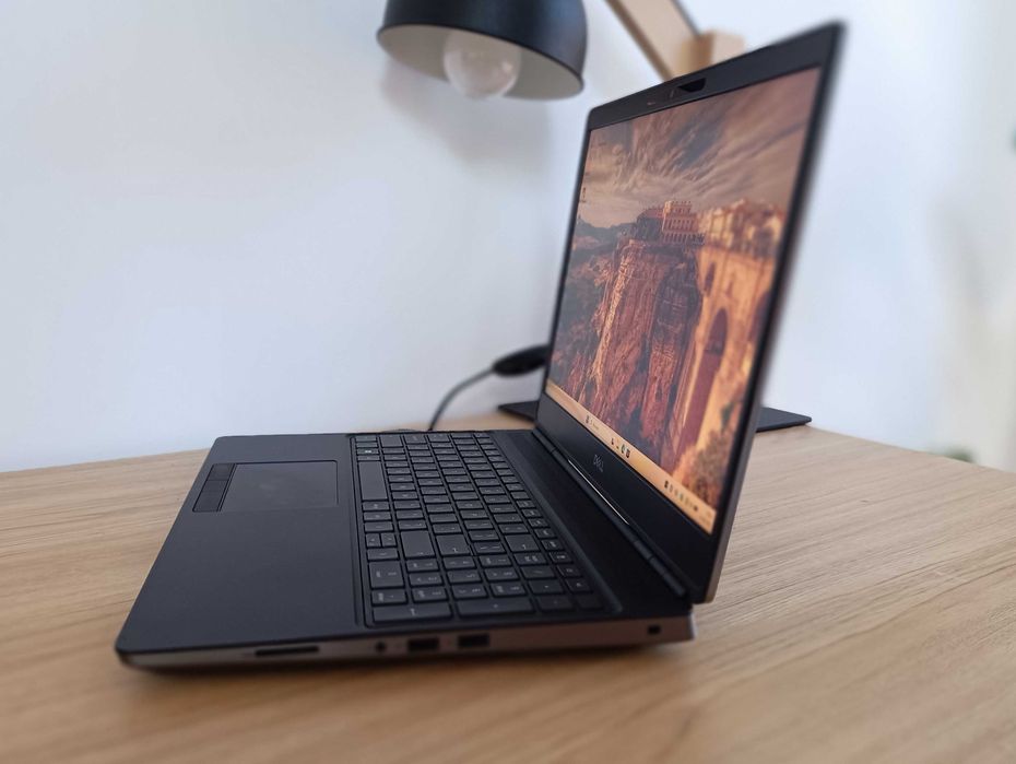 Dell Precision 7550 i9-10885H 64GB RTX 4000 8 GB DDR5 256 bit SSD 1000GB IPS NOWA BATERIA Windows 11 Pro