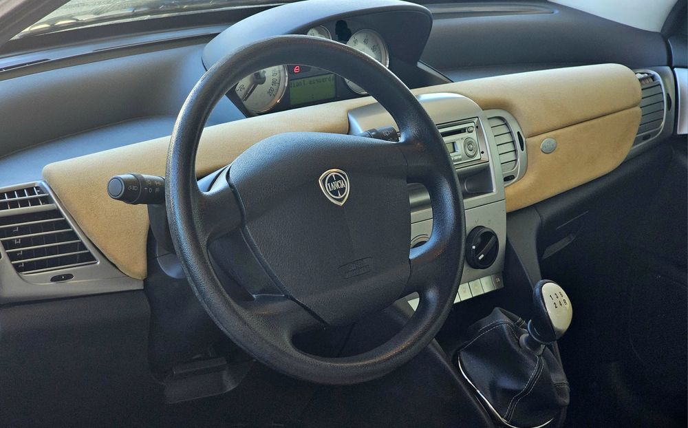 Lancia  ypsilon - 1 registo - 90.700 kms