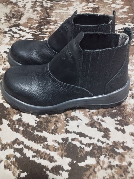 Спец взуття з твердим носком