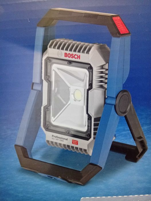 Lampa halogen roboczy LED Bosch GLI 18V-1900 nowy