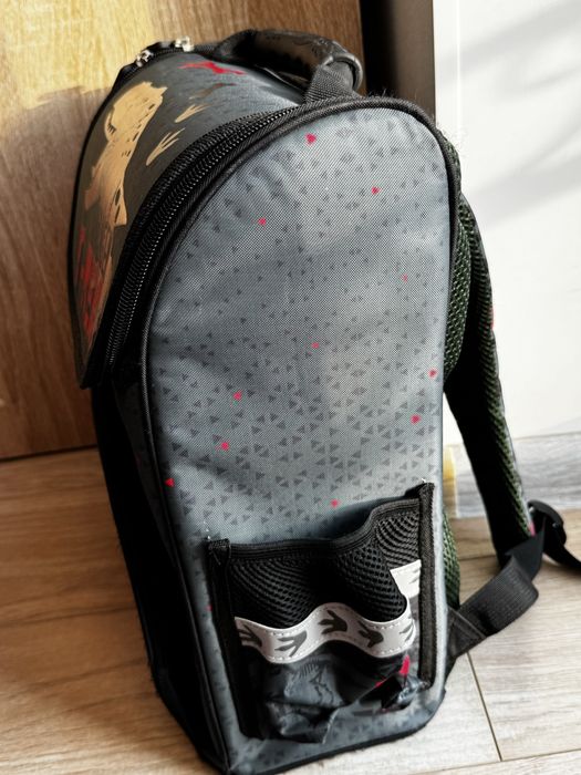 Продаю шкільний рюкзак 300грн
