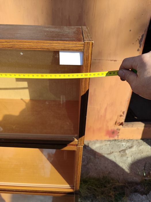 Полиця для книжок