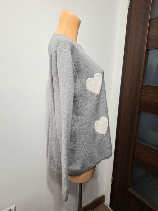 40-42 Swetr bluzka szara serca  sprężysty