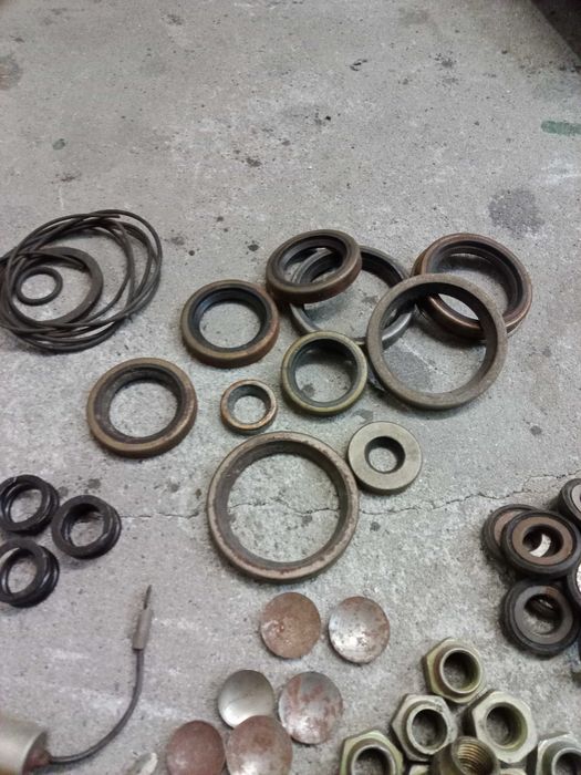 Części FIAT 126p MALUCH lampy tył, osłona półosi i inne