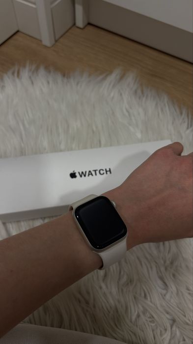 Apple Watch SE (2 gen) 40 mm – Starlight