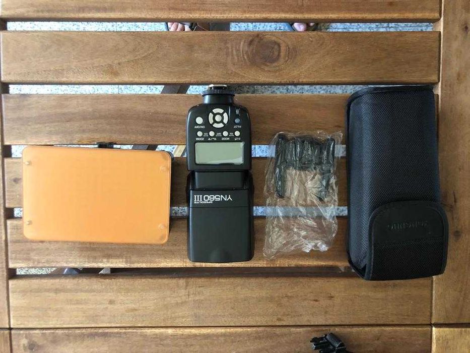 Tripé Manfrotto Compact Advanced e suporte flash holof