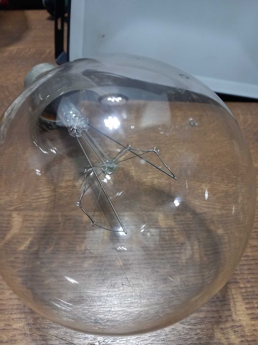 Lampa retro dobra do podkreślenia miejsca