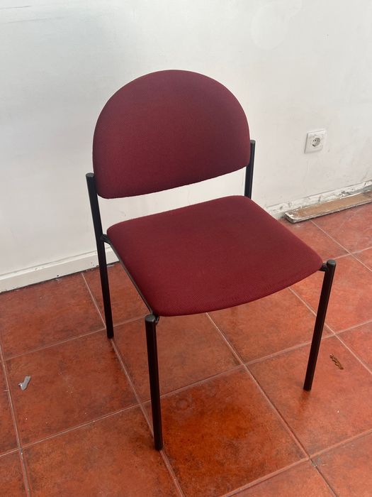 Cadeira de escritório ergonómica em tecido bordeaux
