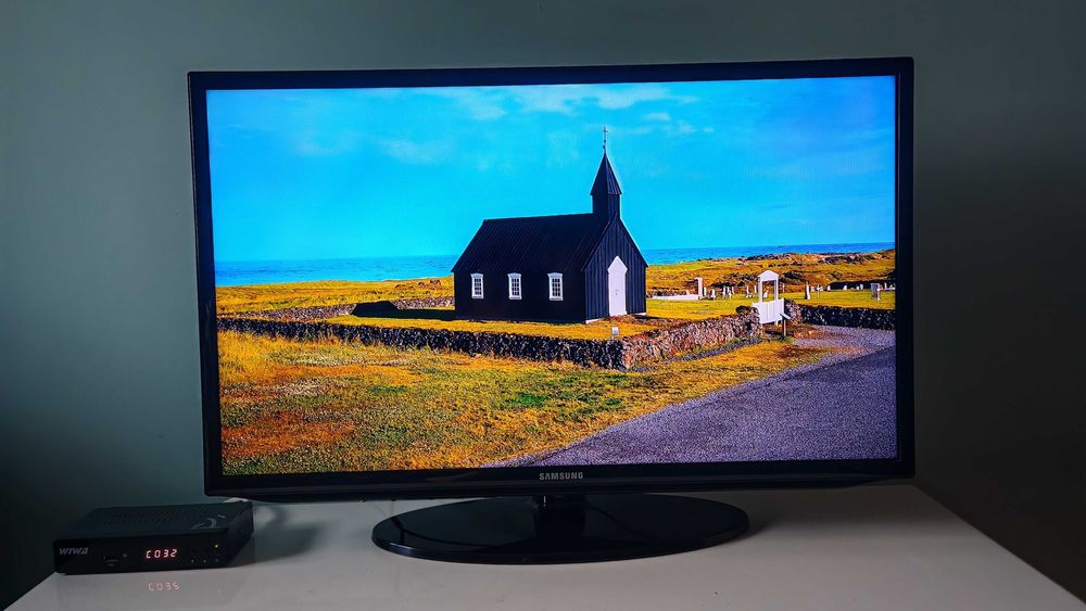 Telewizor LED Samsung 32 cale Full HD 1920 x 1080 + tuner DVB-T2